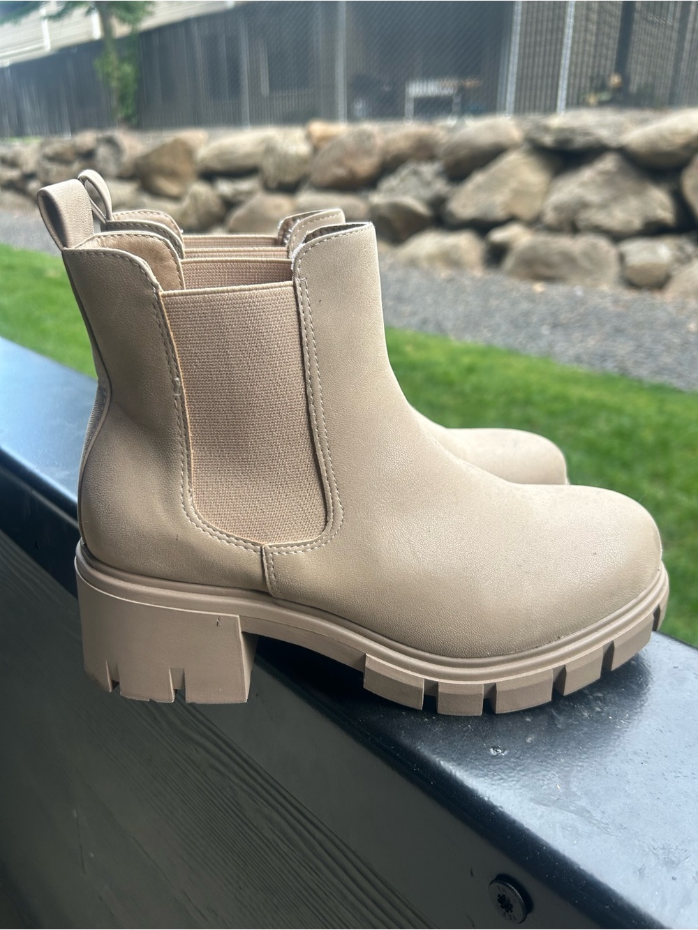Women’s MIA Chelsea Boot in Beige - Picture 2 of 5